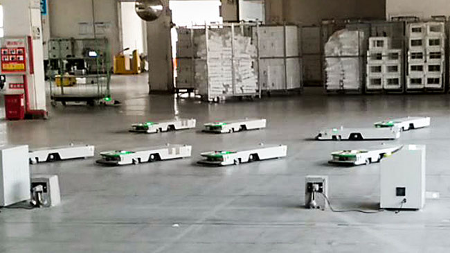 Дриверлесс трактор тоннеля наведения рельса пути тележки одного переноса АГВ роботов для пластиковой индустрии